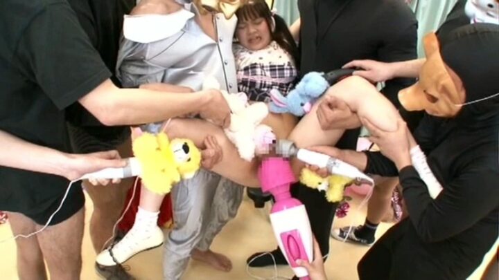 Screenshot 11 from SVDVD-355 Adachi Yuna, Omomo Risa, Yukino Riko: Three Petite Sisters from Omochama Kingdom, Directed by Mazohho Nobunaga
