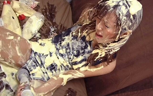 Screenshot 7 from FETI-118 FOOD MESSY: While Being Messy, Masturbation with Wet & Messy (Fetish) – Self-Filming Fetish Ei Ten