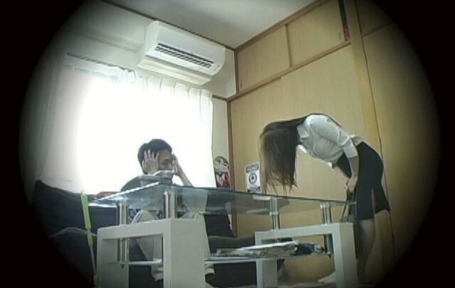 Screenshot 4 from NEWS-143: 強迫的白色西裝，對清秀辦公室女郎的支配與羞辱，新聞 (ei Ten)
