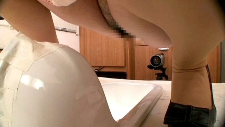 Screenshot 7 from GCD-717 Girls Garage Human Pet Premium Unchi 2: Not for Husband’s Eyes, Ultimate Messy First Defecation Scat, O-basan Scat