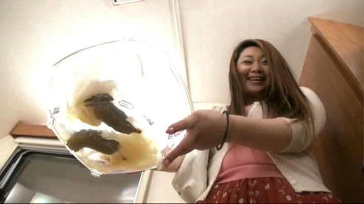 Screenshot 5 from GCD-717 Girls Garage Human Pet Premium Unchi 2: Not for Husband’s Eyes, Ultimate Messy First Defecation Scat, O-basan Scat