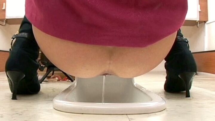 Screenshot 20 from GCD-717 Girls Garage Human Pet Premium Unchi 2: Not for Husband’s Eyes, Ultimate Messy First Defecation Scat, O-basan Scat