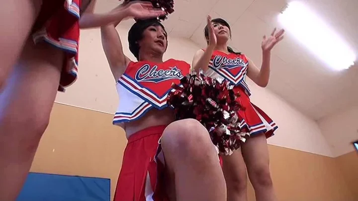 Screenshot 21 aus TMHK-009 Ein Crossdressing-Junge tritt dem Softballteam der Highschool-Mädchen bei: Uniformen, Blasen, Handjob - Arisu Hayase, Minami Wakana, Eri Hosaki - Schulmädchen, Gangbang, Femdom