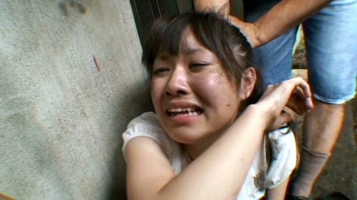 Screenshot 9 aus IBW-156 Takarabe Yuki: Schulmädchen Gangbang Vergewaltigung I.B.WORKS