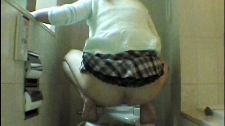 Screenshot 10 from KTDV-281 Scat Feast!! 12 Amateur Girls, Atsukawa Wanitaizo, Defecation