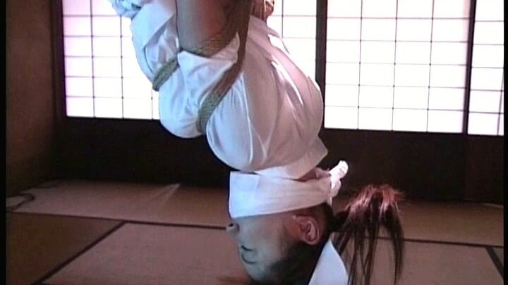 Screenshot 16 from Collezione di Bondage in Sospensione CMC-060: Saya Hiiragi, Yukimi Honoka Cinematica, Shiho Miyazaki