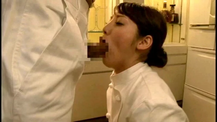 Screenshot 20 aus CMC-118 Dampes Hotel Gomora: Eingeschlossen in einem Schwanzkäfig und Nachtschicht-Einsätze 130 min Cinematische Kostüm-Enema Mitsuna Rei, Yoshimura Anna