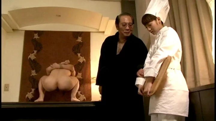 Screenshot 16 aus CMC-118 Dampes Hotel Gomora: Eingeschlossen in einem Schwanzkäfig und Nachtschicht-Einsätze 130 min Cinematische Kostüm-Enema Mitsuna Rei, Yoshimura Anna