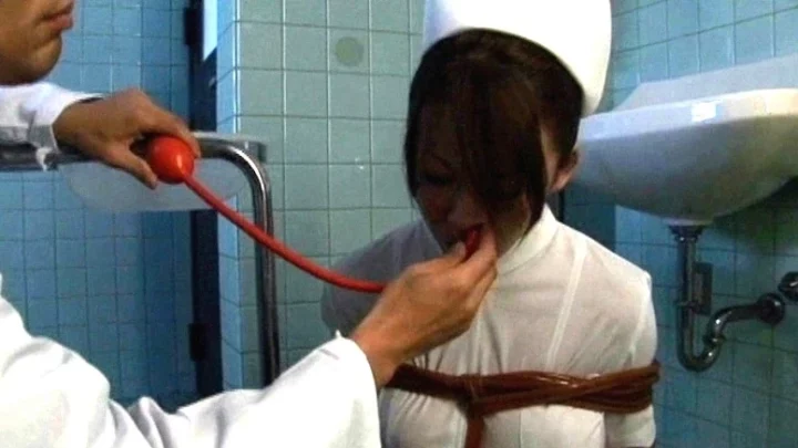 Screenshot 15 from CMN-033 鳥羽依人：護士玲夢的灌腸治療 2