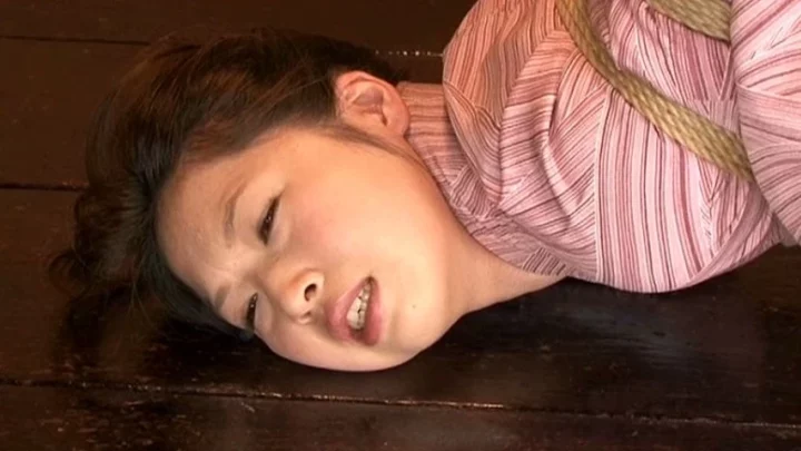 Screenshot 21 from CMN-034 雪乃美央的SM影院纪录片：丰满、肌肉发达、灌肠女王
