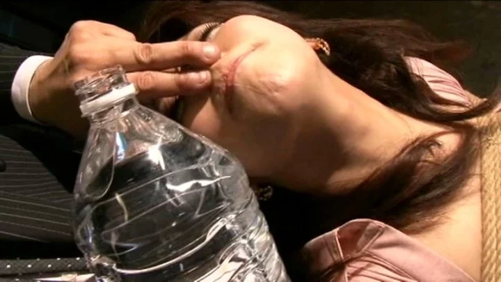 Screenshot 15 from CMN-100 女性间谍审讯室 7: 浅野春美 SM 灌肠 肛门羞辱