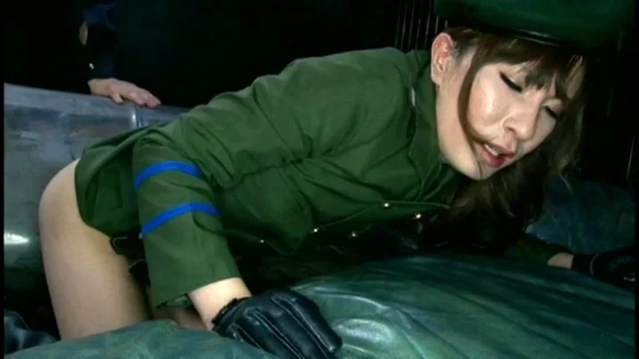 Screenshot 17 from CMN-111 新半间谍：审讯 X - 地球酷刑审讯，变性人天足里音