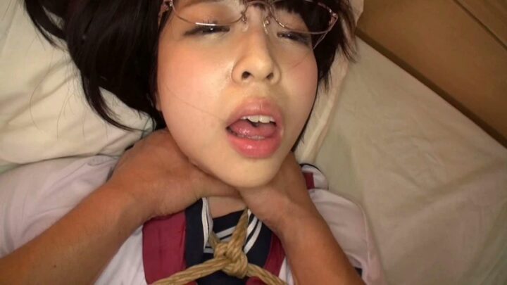 Screenshot 2 from MDTM-194 Kanade Jiyuu: A High School Girl Who Awakens to Perverted Pleasure When Teased by a Guy