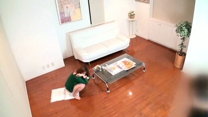 Screenshot 2 from LIA-601 미개봉 성교: 풀 클럽에서의 술 취한 밤 - 노나카 안리, 쿠라시나 사야카