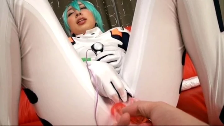 Screenshot 19 aus LIA-603 Unchimamire no Anikosu Girl: Cosplay, Spanking, Dominanz