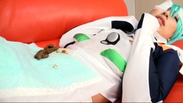 Screenshot 13 aus LIA-603 Unchimamire no Anikosu Girl: Cosplay, Spanking, Dominanz
