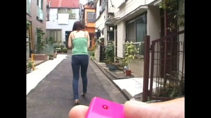 Screenshot 18 aus PSI-227 Sugimoto Ran, Ikuta Saori: Outdoor Exhibition Dreier - Verheiratete Frauen & Reife Frauen Edition, Einlauf, Pool Club