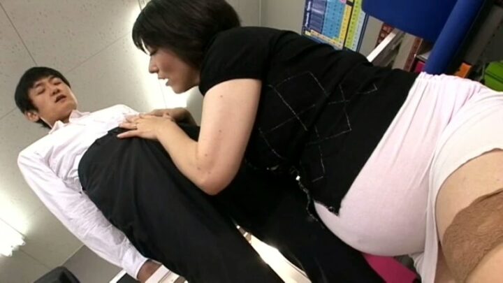 Screenshot 15 from SMA-598 Ariyoshi Aya: La profesora voluptuosa Ai Ariyoshi en disfraz 120 minutos profesora femenina