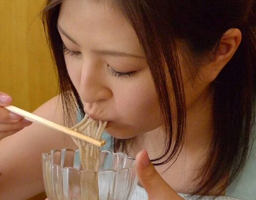 IPTD-665 Kuroki Ichika Drinks 100 Ejaculations, Female Superiority, Forced Obedience IDEA POCKET のスクリーンショット 6