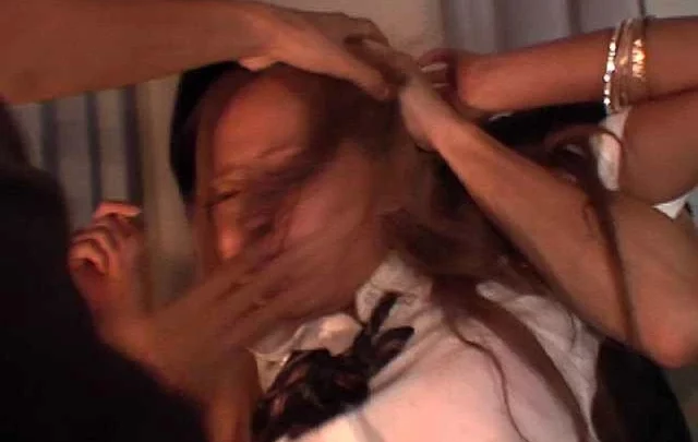 Screenshot 15 aus BXDR-002 Zerschmetterte Brüste: Cosplay Brutale Dominationsausgabe - 丰桥 Cosplay Nasen-Fick SM Folter Gal Würgen Anal Amateur