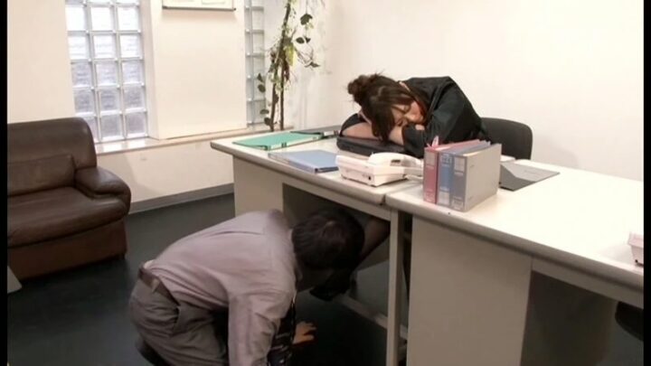 Screenshot 14 from QUEENDOM 120 Minuti: Il Segreto della Bellezza 4 - La Dominazione di Amamiya Kotone, Culto del Piede Maschile, Puttana, Calze, Penibang