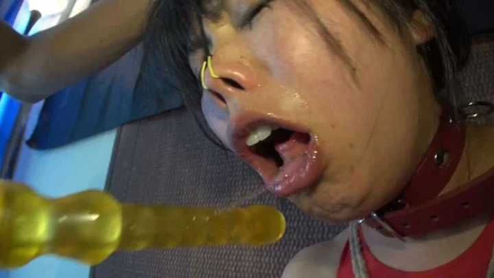 Screenshot 17 aus BXDR-013 Anal Training: Onanie SM Badeanzug Tragen und Hook Irrumatio Tiefe Anal Folter Cum
