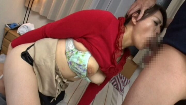 Screenshot 20 from CEAD-012 The Housewife Who Appeared After My First Time – Natural Charm at Home with Only Men, Cooked Meals, Experienced Female Household Harmony, Cum on Face, Facesitting, Squirting Planning, Mom Facesitting