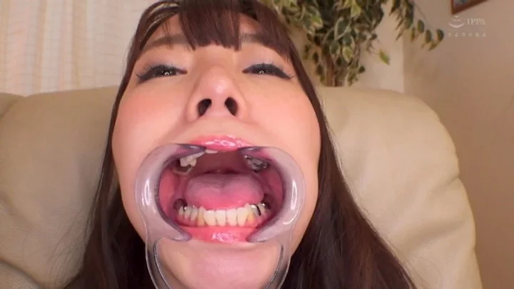 Screenshot 21 aus CESD-926 Mochizuki Yukino I Want to Be Raped in Every Hole… All-Hole Mature Sex with a Celeb Friend!! ~Even Mochiron Anal Sex~