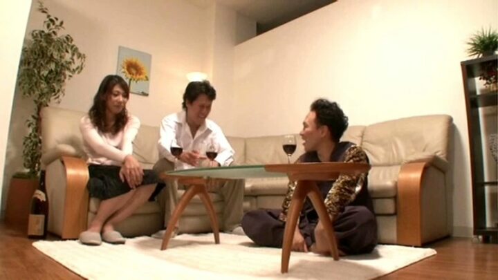 Screenshot 18 from CETD-126 藤野美紀：我搭乘私人花念曼巴士。3. 一位智慧年輕妻子的理智被邪惡的繼父摧毀……一位妻子在丈夫的巴士內被侵犯。被愛與虐待。侵犯巴士 126 分鐘