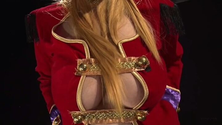 Screenshot 20 from CMN-193 츠카다 시오리: 풍만한 주부의 비밀스러운 불륜 - 리버스 코스프레 쾌락 & M, 가슴 115분
