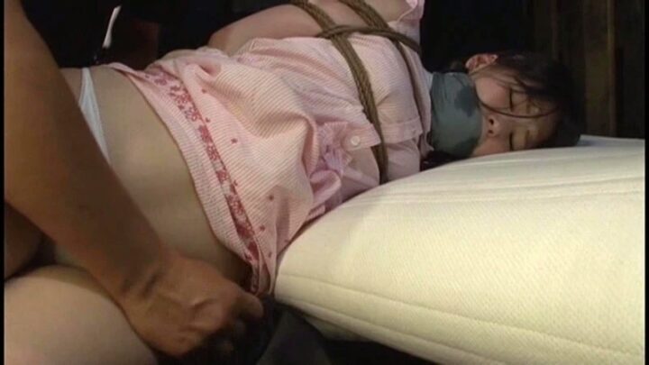 Screenshot 3 from CMV-094 DID 誘惑、囚禁、身體束縛、列車襲擊：絕望的女英雄 - 星空萌、香美小組、山口秋奈