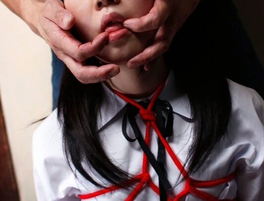 Screenshot 7 aus CRPD-404 Minato Momo Quetschen Schuluniform Training Extreme CROSS (Kurosu) Bukkake