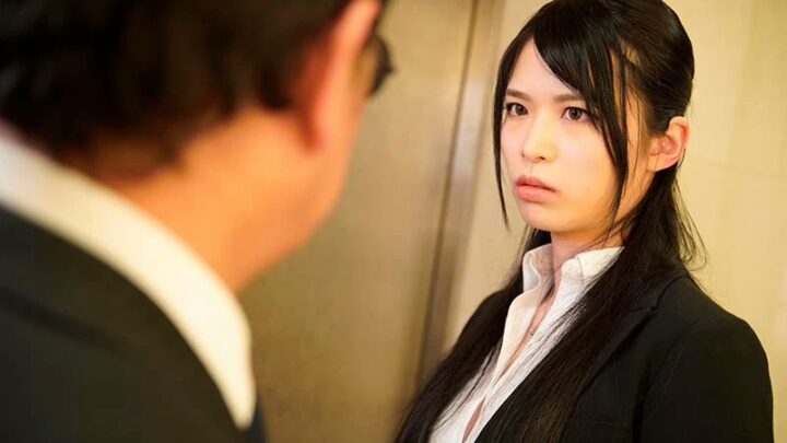 Screenshot 21 from DBER-066 大谷翔子 身体测量研究所 3 JUDAS 最终阶段 故事-2 悲剧之女 被源头烦扰 红色宝贝 高挑迷你裙 大腿