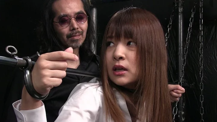 Screenshot 18 from DBER-042 Abe Mikako 断末魔の女体は奈落に沈む 轟沈鉄枷地獄 EPISODE-07 RED BABE