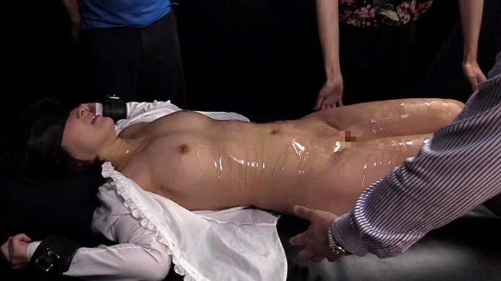 Screenshot 13 from DDHG-020 Ayuhara Itsuki : Le corps mature serré et collant d'une femme au foyer de 20 ans avec des sous-vêtements à constriction déchirante (Fétiche)