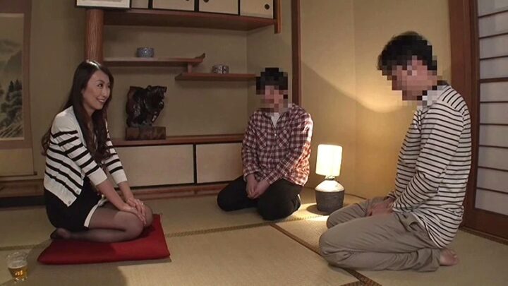Screenshot 21 aus DDOB-009 Aoki Rei: Meine Tante wurde nach der Geburt zu einer sexbesessenen Schlampe und zwang mich, jeden Tag zu masturbieren.