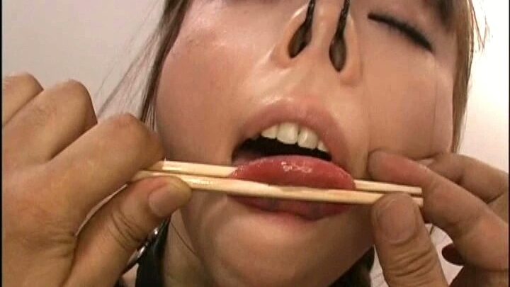 Screenshot 9 aus DDT-315 Momose Emiru TOHJIROs geheime Ausbildung: Ehemalige ordentliche Idol-Haustierquälerei 2DDT Training