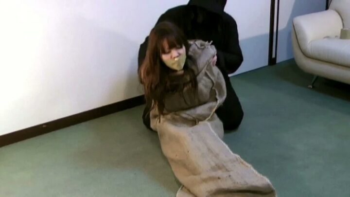 Screenshot 10 from DOMS-004 Natsukawa Rika: Restrizione di 24 ore e legatura stretta - Natsukawa Rika