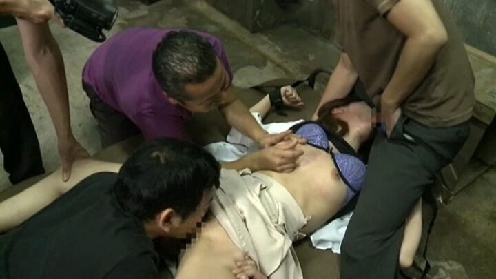 Screenshot 19 from DTRS-031 Momose Yuri : M interdit, fosse mammaire, violence sans fin et plaisir impitoyable ? Une femme écrasée et pressée jusqu'aux profondeurs...