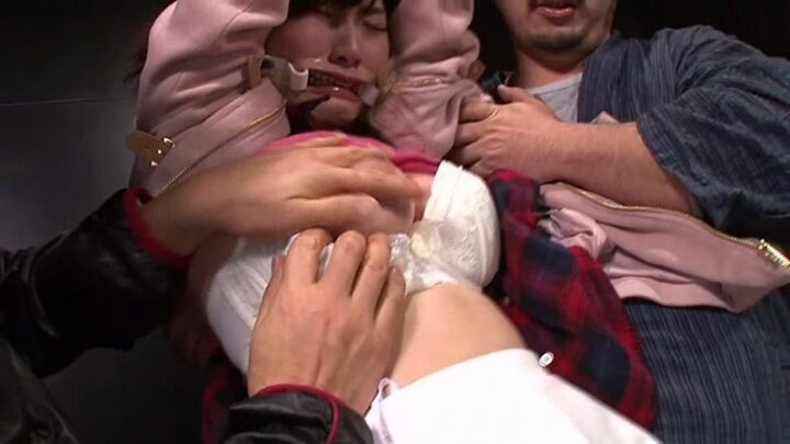 DXYB-002 究極のアマチュア尋問ドキュメンタリー: ウンノ・ララ 侮辱 AV アイドル監禁 129分 水着 のスクリーンショット 21