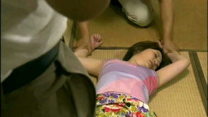 Screenshot 4 from FAX-417 つぼみ, 浅井舞香: 犯罪猖獗地区的荡妇 WPSG Fera-手淫喷水女孩
