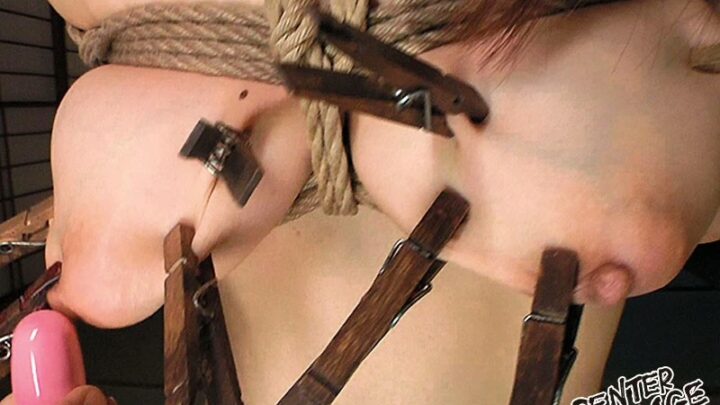 Screenshot 9 from ZEAA-04 ¡Zecchou! Entrenamiento de Tortura de Bondage Ajustado de la Esposa: Takashima Yuika, Asunto Familiar SM Extremo del Pueblo Central Irama