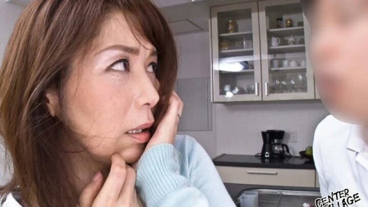 Screenshot 11 from ZEAA-32 Shouda Chisato: Seed-Sowing Stepmother – Brainwashed by Her Stepchildren into Becoming a Sex Slave