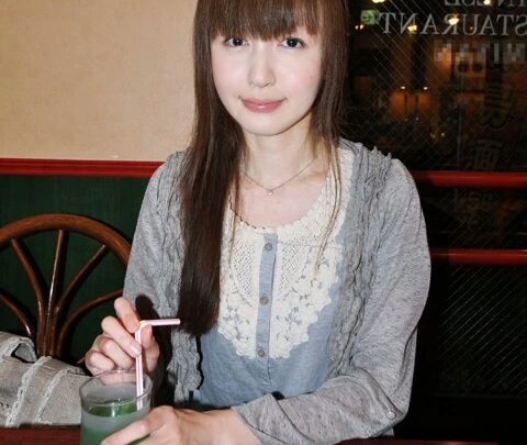 Screenshot 21 from SM-037 伊川由依，敏感的處女家庭主婦第一次在公共場合 SM-037 妻子 · 成熟女性 PLUM (Plum) 3P·4P 瘋狂派對