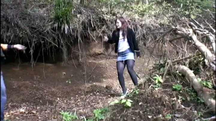 Screenshot 13 from VRXS-004 Nora Tame: Defecating Outdoors in the Wild