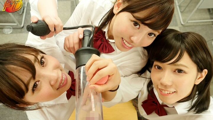 Screenshot 18 aus AVOP-321 Miyagi Aya, Shizutani Miyu: Freedom Academy Swim Club – Only Busty Girls Allowed, the Brutal Hazing Male Newcomers Face