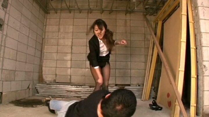 Screenshot 20 from NFDM-120 Super Brutal : Femmes policières et la Brigade des femmes malveillantes Reine SM - Kitajima Rei, Suma Anri, Masaki Nao, Asami Ran