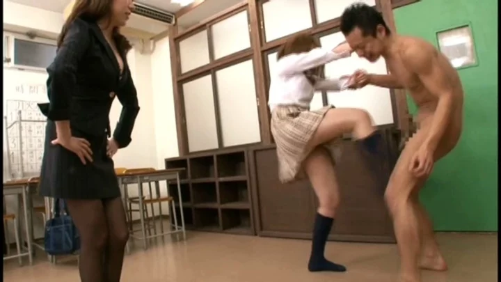 Screenshot 14 aus NFDM-180 Freiheit Akademie: Kick Gold - Weibliche Lehrerin Disziplin Perverser