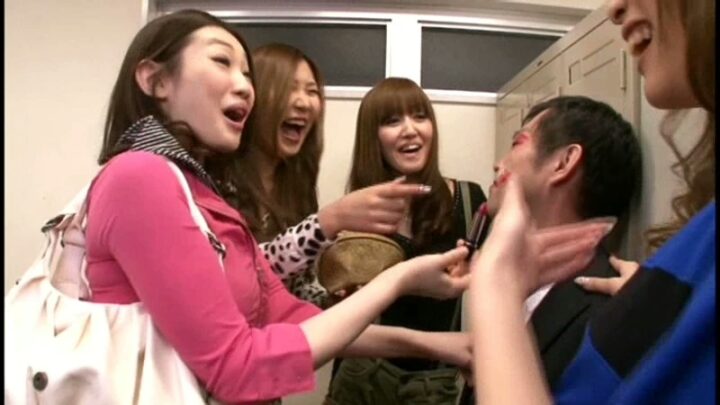 Screenshot 6 from NFDM-213 긴 다리 모델이 사무실에서 90분 동안 그녀의 상사를 놀리는 이야기: 미즈시마 아즈미, 이가와 유이, 소하 리카