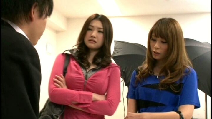 Screenshot 14 from NFDM-213 긴 다리 모델이 사무실에서 90분 동안 그녀의 상사를 놀리는 이야기: 미즈시마 아즈미, 이가와 유이, 소하 리카